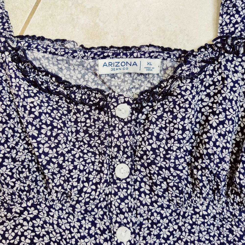 💎✨ Blue Floral Crop Top - Picture 3 of 4